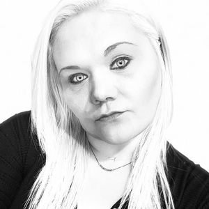 Meet your Posher, Crystal